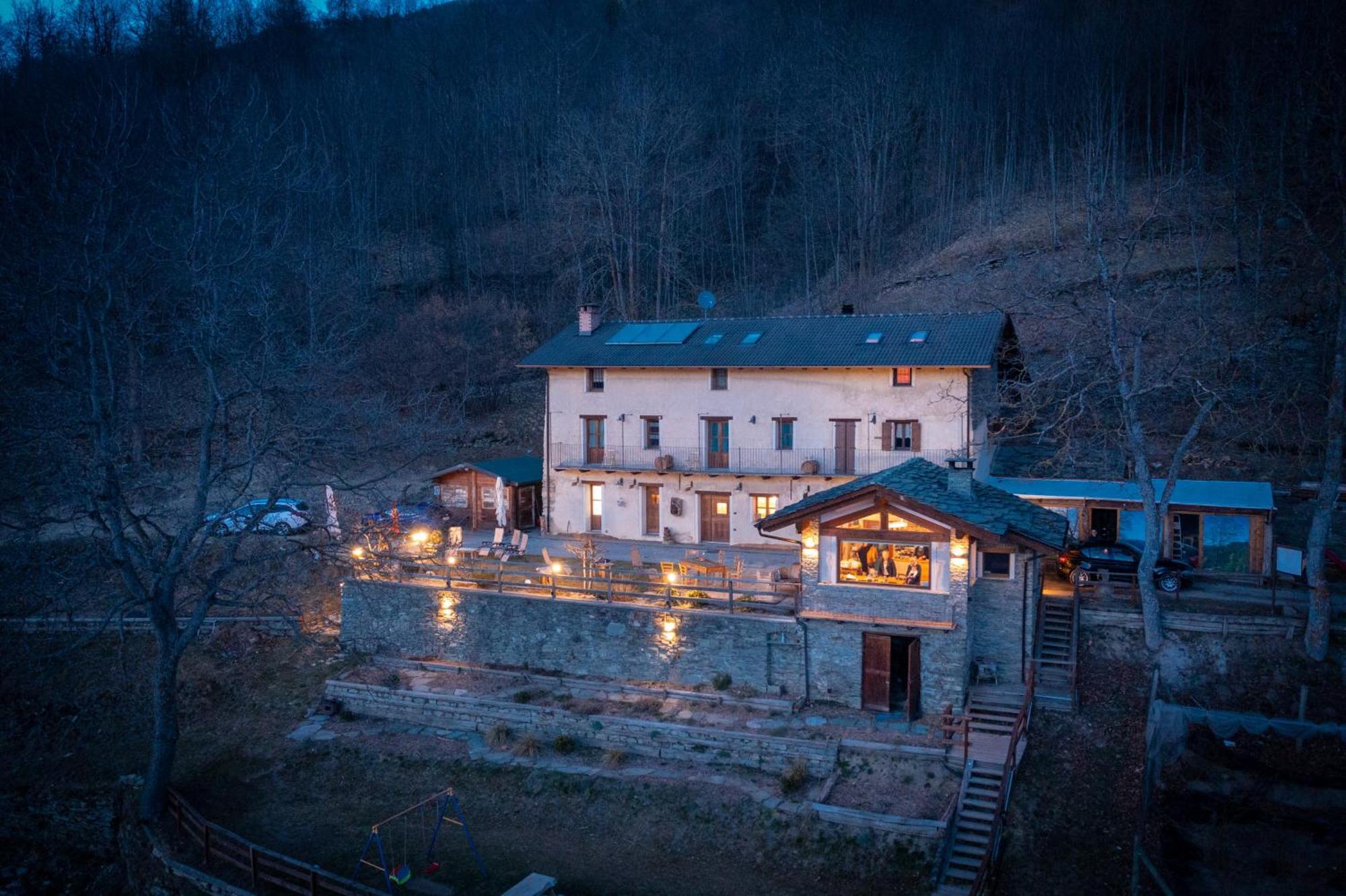 Locanda Il Campo Della Quercia San Damiano Macra Eksteriør billede