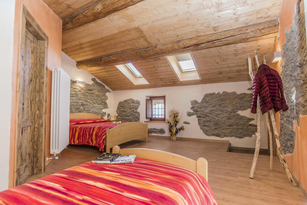 Locanda Il Campo Della Quercia San Damiano Macra Eksteriør billede